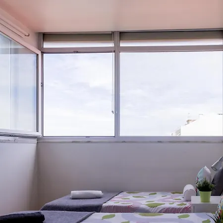 Rooms, View Of 旅馆 *